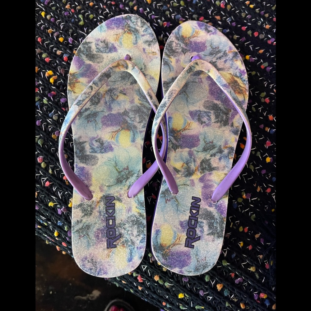 Rockin purple sparkly flip flops